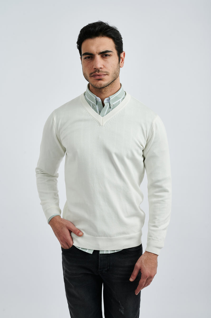 Classic V-neck design suitable for casual and smart-casual outfits